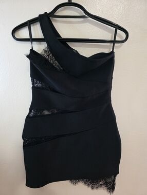 Black One-Shoulder Lace-Trim Bodycon Dress